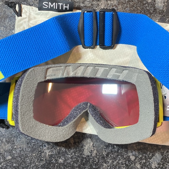 Smith Squad Snow Goggles Neon Yellow ChromaPop Everyday Green /Yellow Lens Ski - Picture 4 of 9